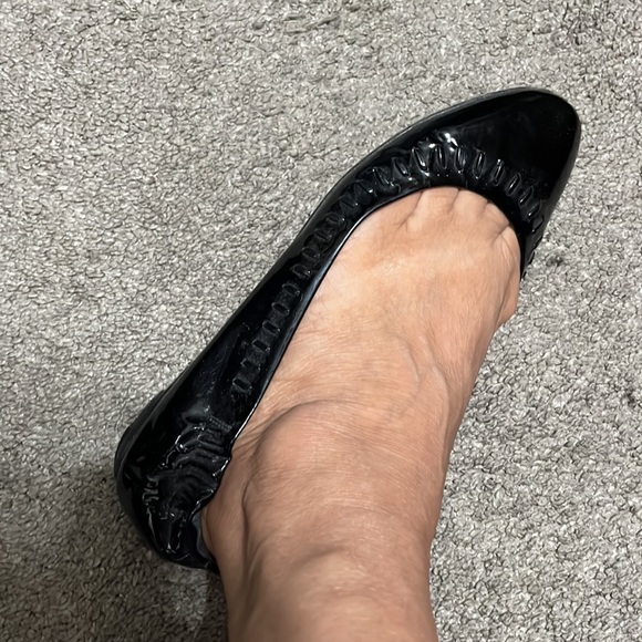 Burberry Patient leather flats. Made in Italy. Size 6. Still have lots of life! - Picture 4 of 5